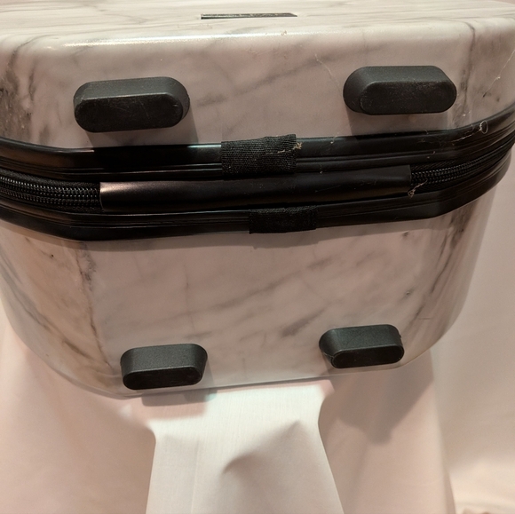 Marble Pattern Round Case - Picture 10 of 10